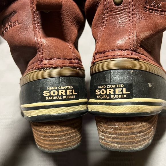 Sorel wet/snow winter boots - Picture 2 of 5